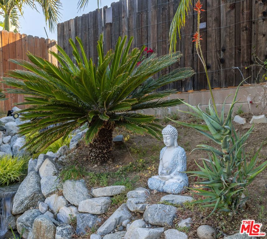 Image 38 of property listing at 7537 Quimby Avenue, West Hills, CA 91307