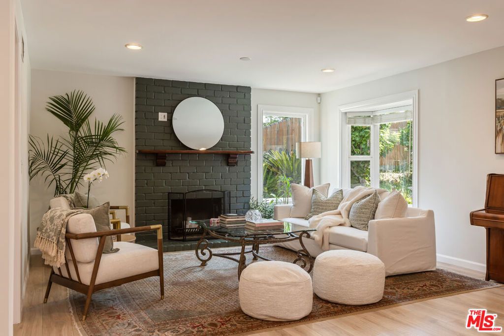 Image 4 of property listing at 7537 Quimby Avenue, West Hills, CA 91307
