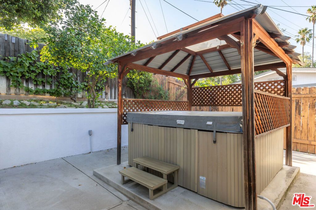 Image 45 of property listing at 7537 Quimby Avenue, West Hills, CA 91307