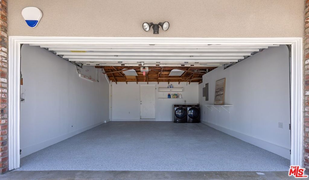 Image 50 of property listing at 7537 Quimby Avenue, West Hills, CA 91307