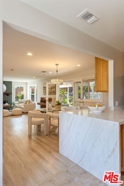 Image 9 of property listing at 7537 Quimby Avenue, West Hills, CA 91307