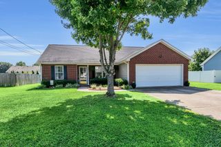 2918 Henderson Ln, Murfreesboro, TN 37130