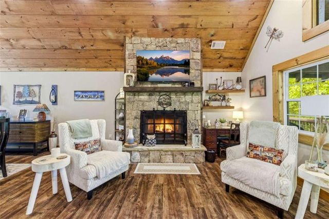 137 Thornwood Lane, Ellijay, GA 30540