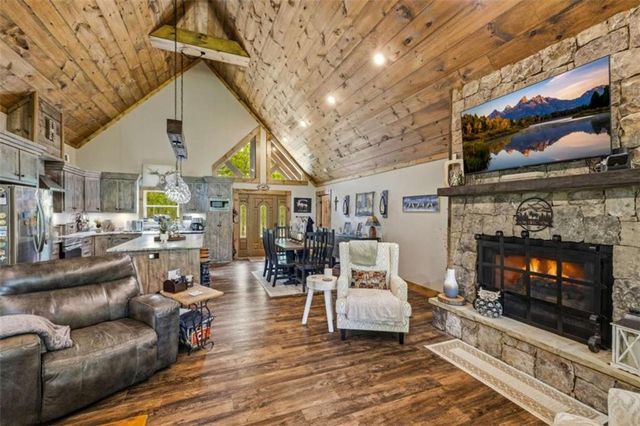 137 Thornwood Lane, Ellijay, GA 30540
