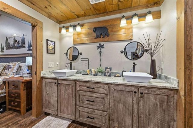 137 Thornwood Lane, Ellijay, GA 30540
