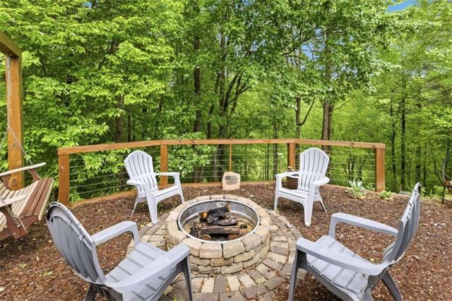 137 Thornwood Lane, Ellijay, GA 30540