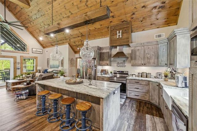 137 Thornwood Lane, Ellijay, GA 30540