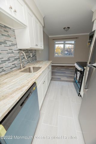 110 Stonehurst Boulevard H, Freehold, NJ 07728