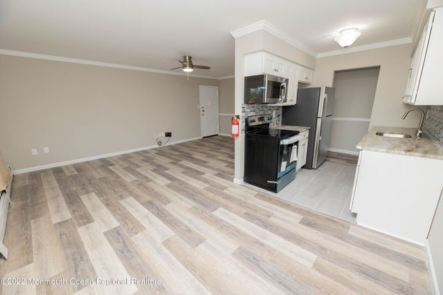 110 Stonehurst Boulevard H, Freehold, NJ 07728