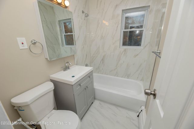110 Stonehurst Boulevard H, Freehold, NJ 07728