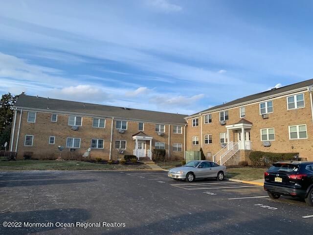110 Stonehurst Boulevard H, Freehold, NJ 07728