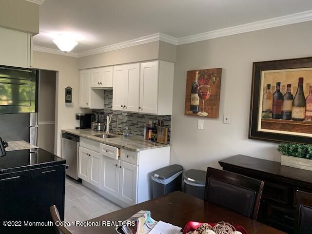 110 Stonehurst Boulevard H, Freehold, NJ 07728