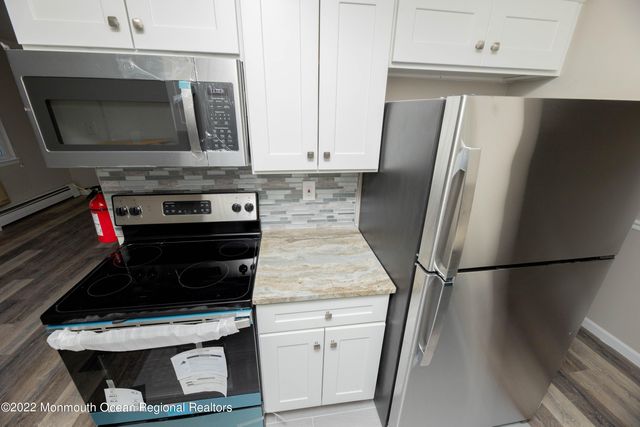110 Stonehurst Boulevard H, Freehold, NJ 07728