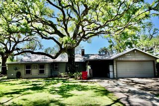 986 County Road 297, Bay City, TX 77414
