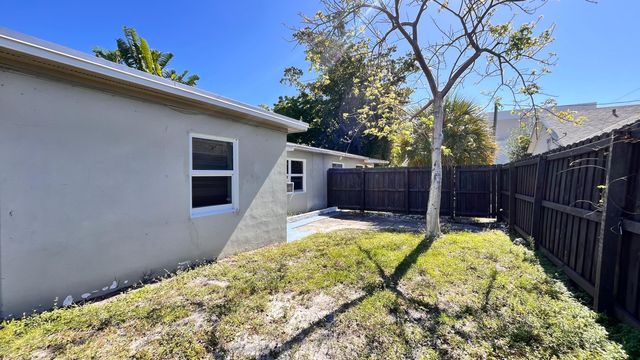 1325 S L Street Unit 2, Lake Worth Beach, FL 33460