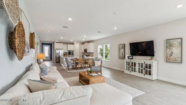 2684 FIELD DAISY Lane, Green Cove Springs, FL 32043