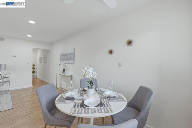 2204 2204 Segundo Ct 4, Pleasanton, CA 94588