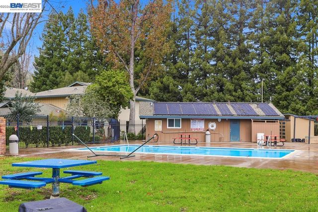 2204 2204 Segundo Ct 4, Pleasanton, CA 94588