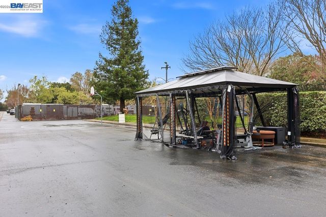 2204 2204 Segundo Ct 4, Pleasanton, CA 94588