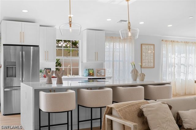 3149 Andorra CT, Naples, FL 34109