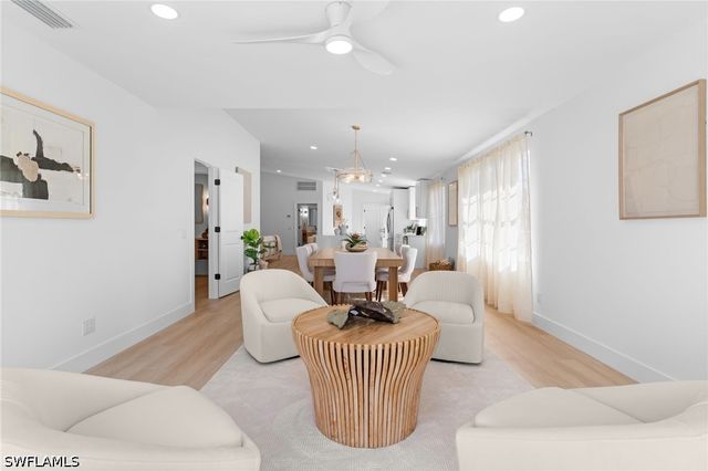 3149 Andorra CT, Naples, FL 34109