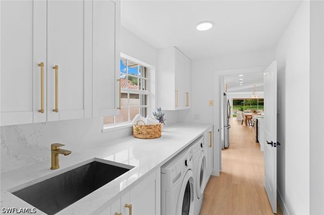 3149 Andorra CT, Naples, FL 34109