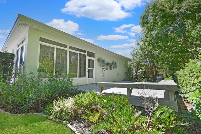 561 Boxwood Pl, St Augustine, FL 32086