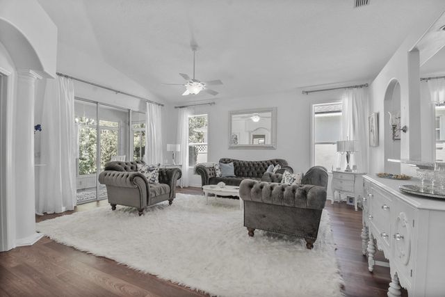 561 Boxwood Pl, St Augustine, FL 32086