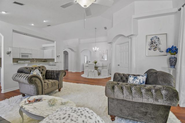 561 Boxwood Pl, St Augustine, FL 32086