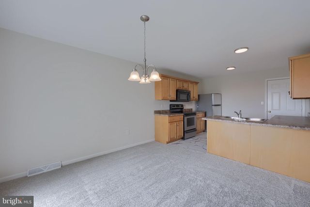 212 EAGLE DR, Ephrata, PA 17522