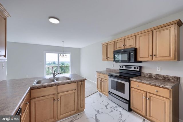 212 EAGLE DR, Ephrata, PA 17522