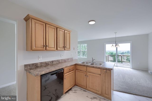 212 EAGLE DR, Ephrata, PA 17522