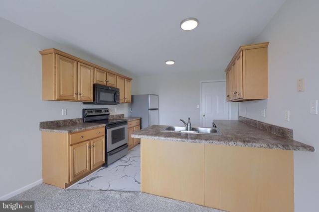 212 EAGLE DR, Ephrata, PA 17522