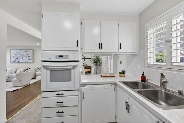 1880 Dove Way, Hayward, CA 94545