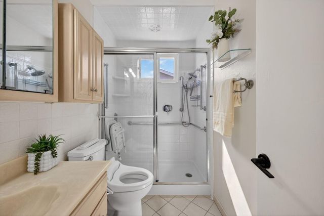 1880 Dove Way, Hayward, CA 94545