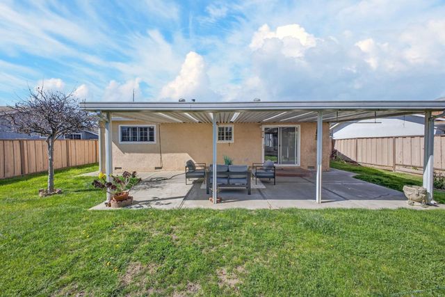 1880 Dove Way, Hayward, CA 94545