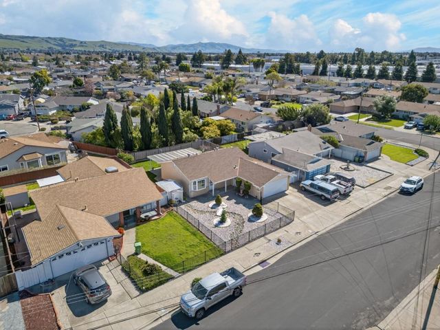 1880 Dove Way, Hayward, CA 94545