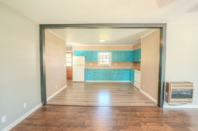 705 N Military St, Loretto, TN 38469