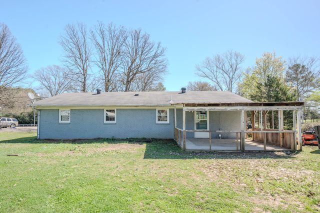 705 N Military St, Loretto, TN 38469