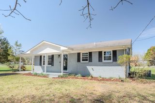 705 N Military St, Loretto, TN 38469