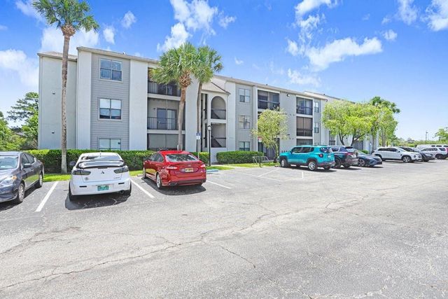 2030 CASCADES BOULEVARD 302, Kissimmee, FL 34741