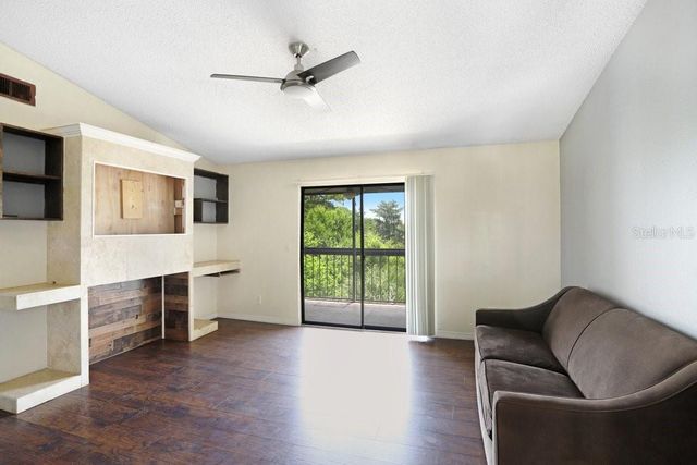 2030 CASCADES BOULEVARD 302, Kissimmee, FL 34741