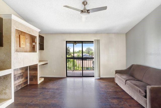 2030 CASCADES BOULEVARD 302, Kissimmee, FL 34741
