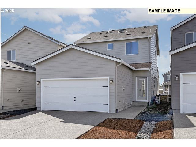 1215 PARKSIDE Ave, Woodburn, OR 97071