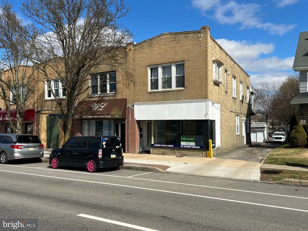 1213 DARBY RD, Havertown, PA 19083