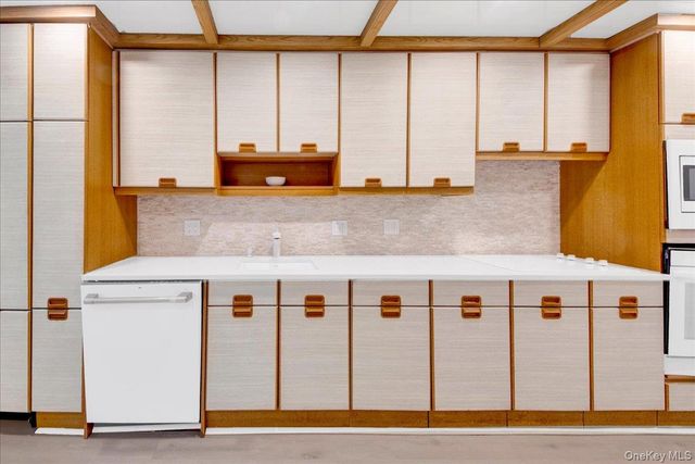 500 High Point Drive 412, Hartsdale, NY 10530