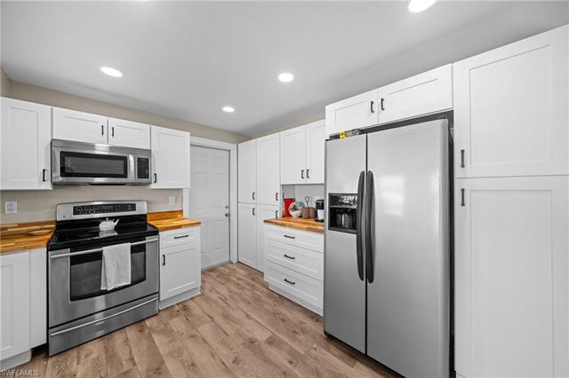 405 Bayshore DR, Cape Coral, FL 33904