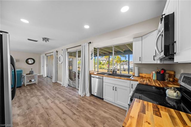 405 Bayshore DR, Cape Coral, FL 33904