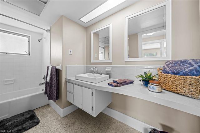 405 Bayshore DR, Cape Coral, FL 33904