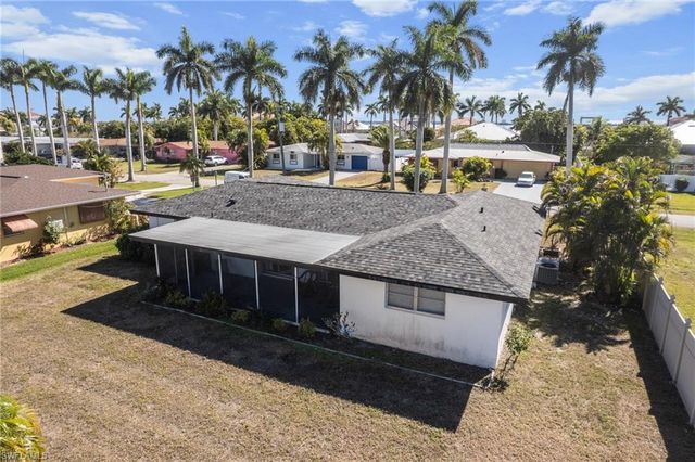 405 Bayshore DR, Cape Coral, FL 33904